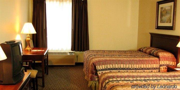 Branson Towers Hotel Room photo